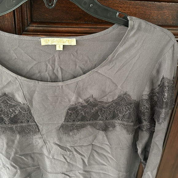 Gold Hawk silk blouse - Picture 4 of 7